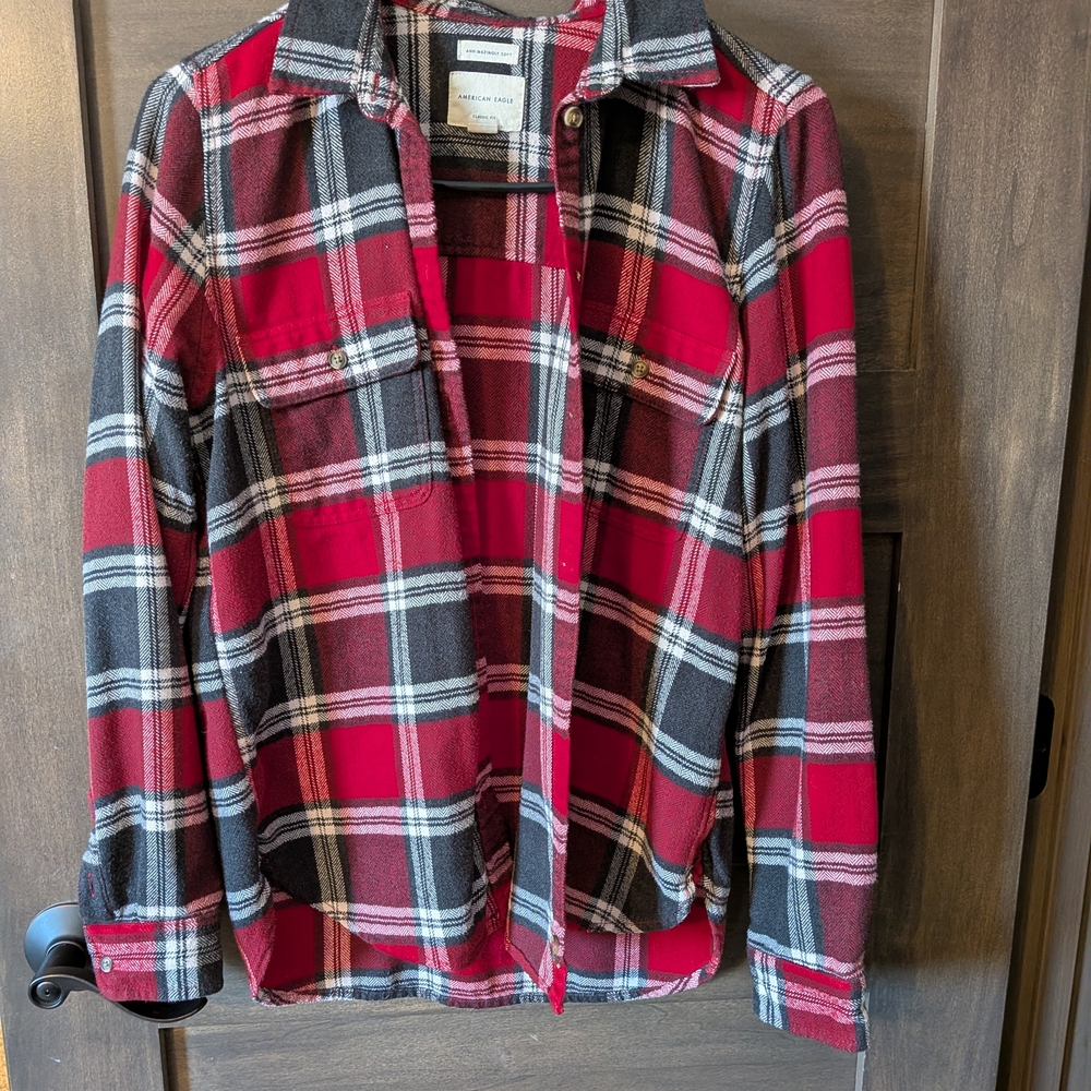 American Eagle Outfitters Red and Black Plaid Button Down Shirt